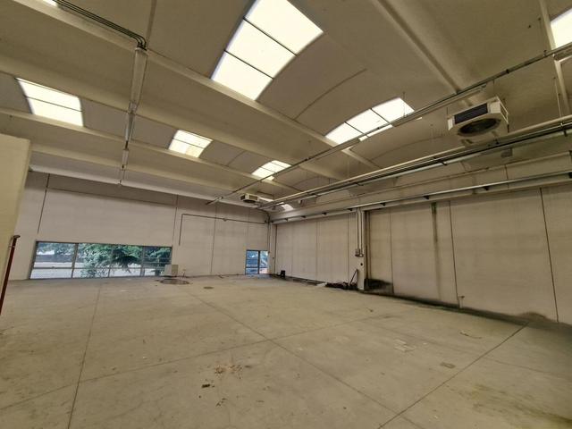 #25734 Capannone con uffici e corte esterna - Proprietà superficiaria in vendita - foto 15
