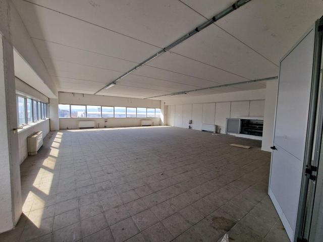 #25734 Capannone con uffici e corte esterna - Proprietà superficiaria in vendita - foto 12