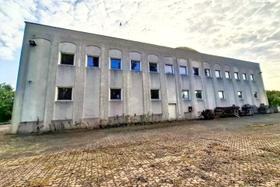 Capannoni artigianali in vendita