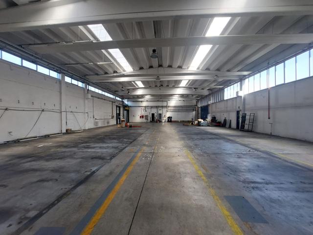 #2639020 Capannone con uffici e ampio piazzale in vendita - foto 33