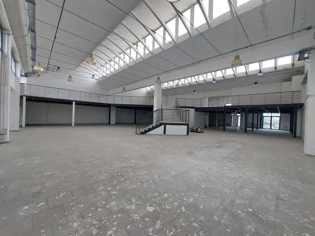 #24986 Fabbricato commerciale su due livelli in vendita - foto 3