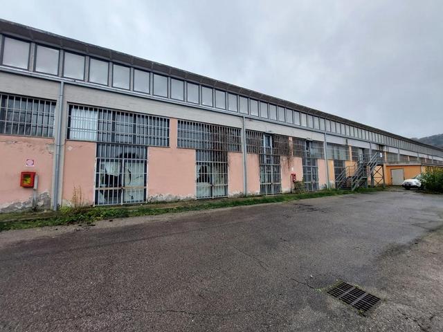 #24986 Fabbricato commerciale su due livelli in vendita - foto 2