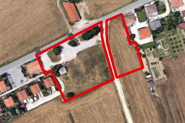#13777 Terreno in zona di completamento residenziale in vendita - foto 1