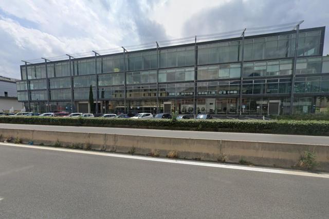#25769 Ufficio al secondo piano in complesso commerciale in vendita - foto 1
