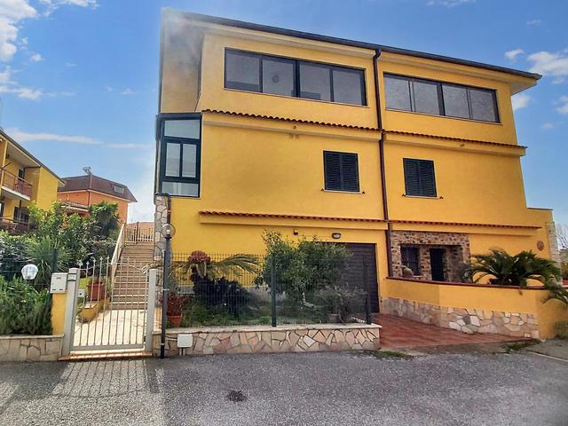 Villette a schiera in vendita