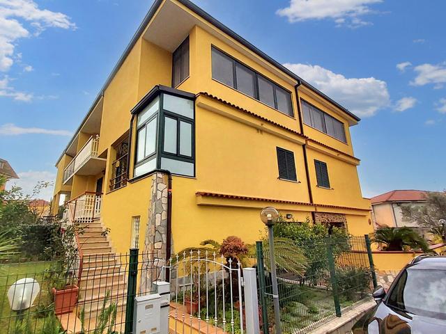 Villette a schiera in vendita