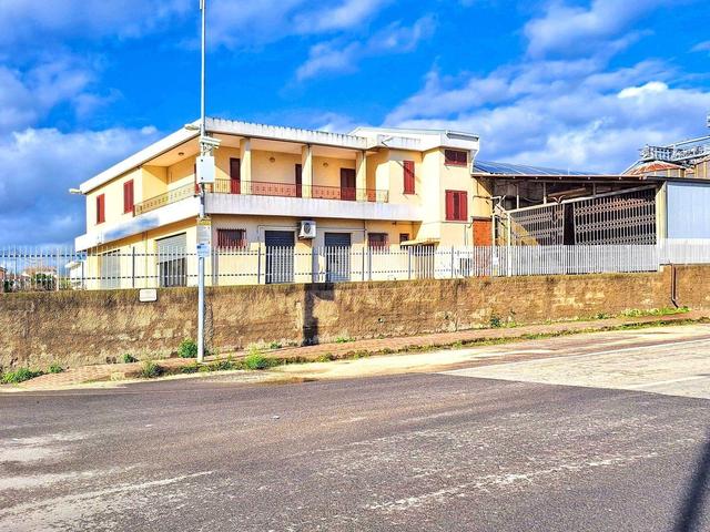 #25302 Fabbricato industriale con abitazione e impianto fotovoltaico in vendita - foto 9