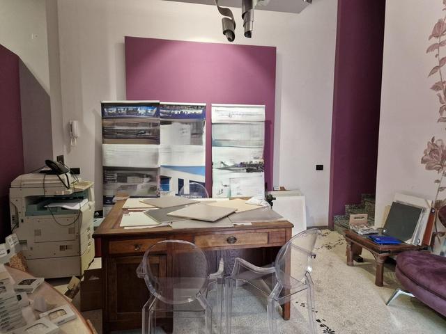 #24718 Laboratorio artigianale con corte in vendita - foto 1