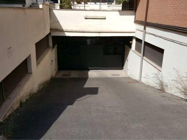Posti auto in vendita