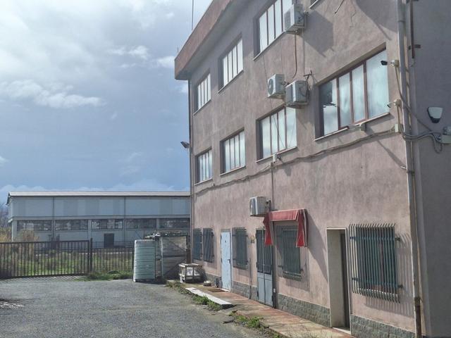 Stabilimenti produttivi in vendita