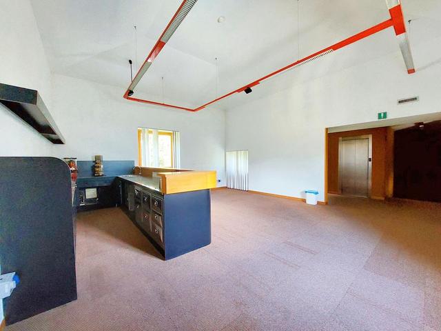 #21602 Fabbricato direzionale con residenza e servizi in vendita - foto 17