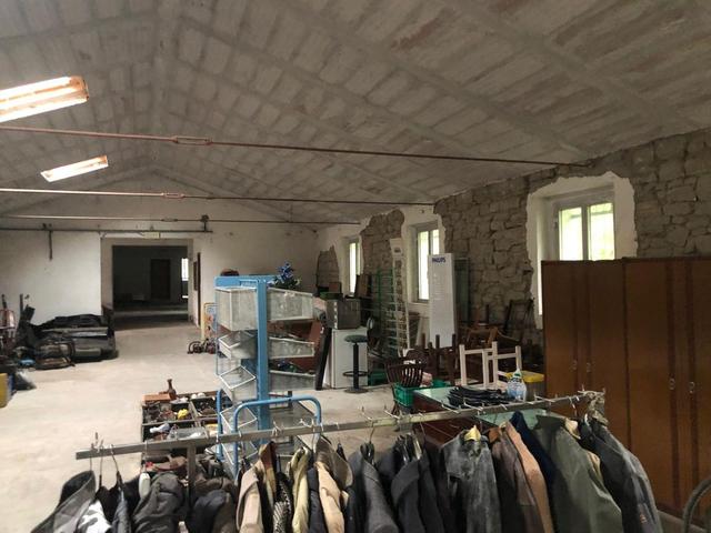 Magazzini in vendita