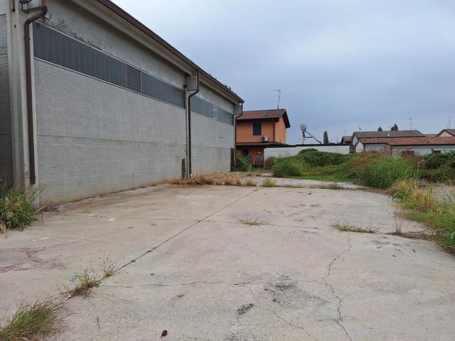 Caserme in vendita