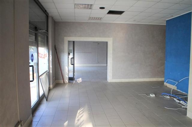 #11751 Locale commerciale con zona ristoro al piano terra in vendita - foto 51