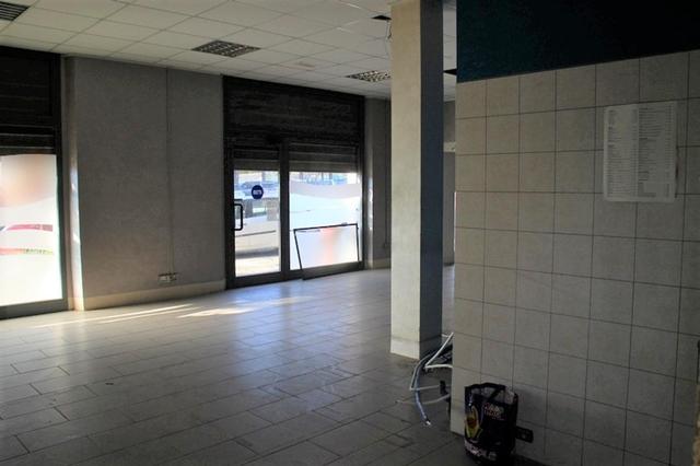 #11751 Locale commerciale con zona ristoro al piano terra in vendita - foto 31