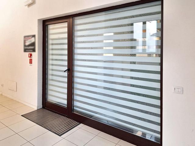 #22982 Locale commerciale con garage (sub 79) in vendita - foto 1
