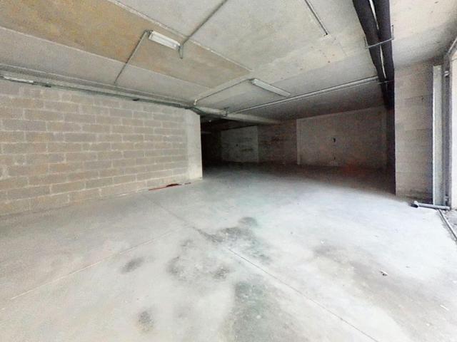 #22982 Locale commerciale con garage (sub 79) in vendita - foto 2