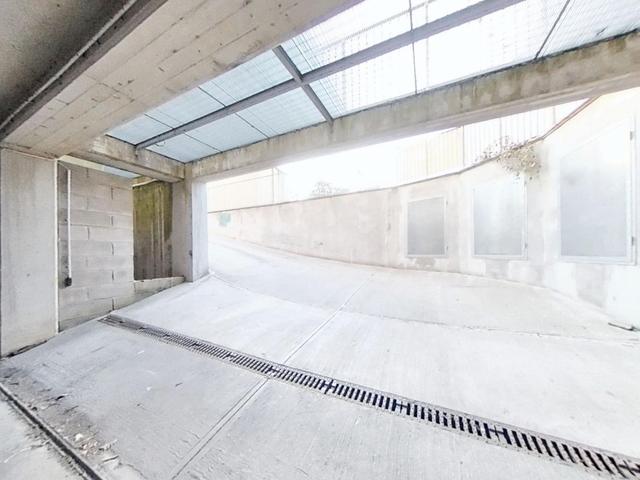 #22982 Locale commerciale con garage (sub 79) in vendita - foto 11