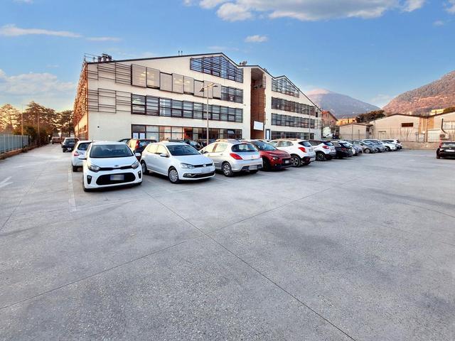 #22982 Locale commerciale con garage (sub 79) in vendita - foto 4