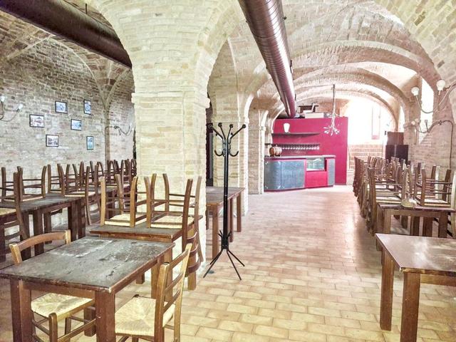 #2515027 Ristorante in palazzo storico e servizi in vendita - foto 1
