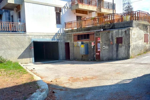 Garage in vendita