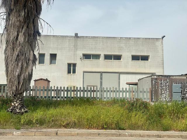 #26290 Capannone in zona di alta visibilità in vendita - foto 1