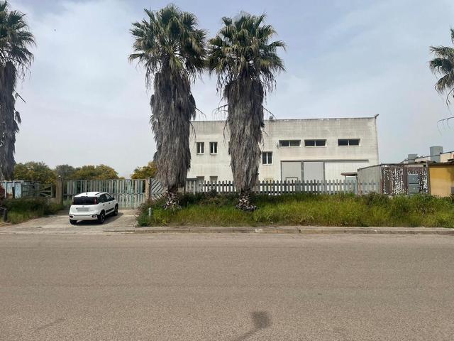 #26290 Capannone in zona di alta visibilità in vendita - foto 2