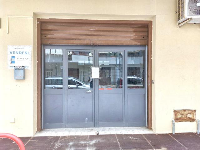#2536536 Locale commerciale in edificio condominiale "Albachiara" in vendita - foto 1