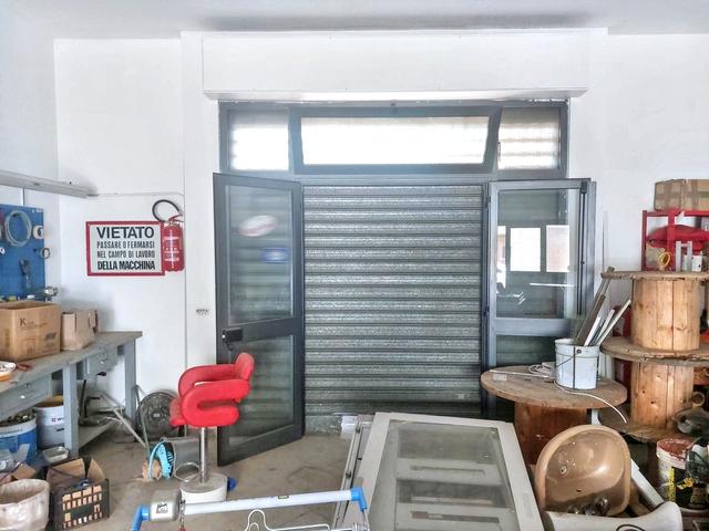 #2536536 Locale commerciale in edificio condominiale "Albachiara" in vendita - foto 9