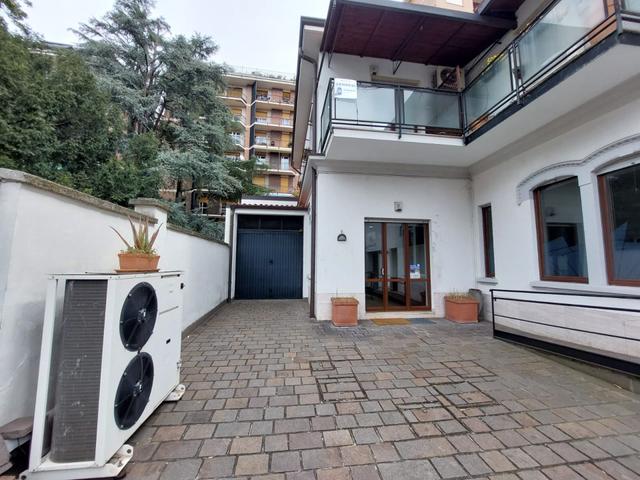 Palazzi in vendita