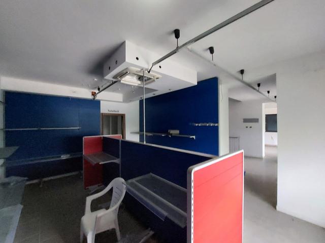 #2534008 Complesso commerciale con ampia area pertinenziale in vendita - foto 8