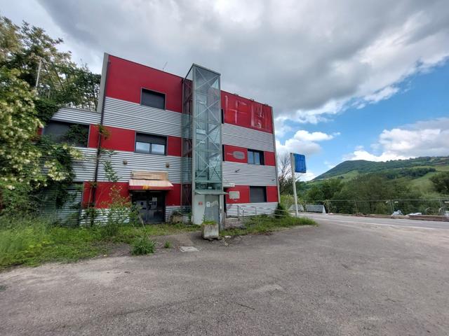 Complessi commerciali in vendita