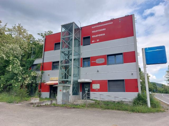 Complessi commerciali in vendita