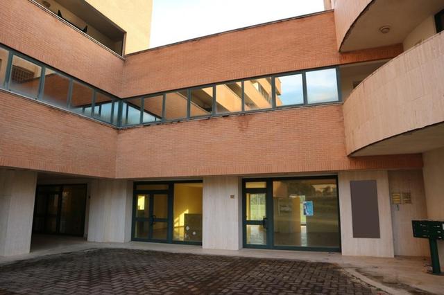Complessi commerciali in vendita