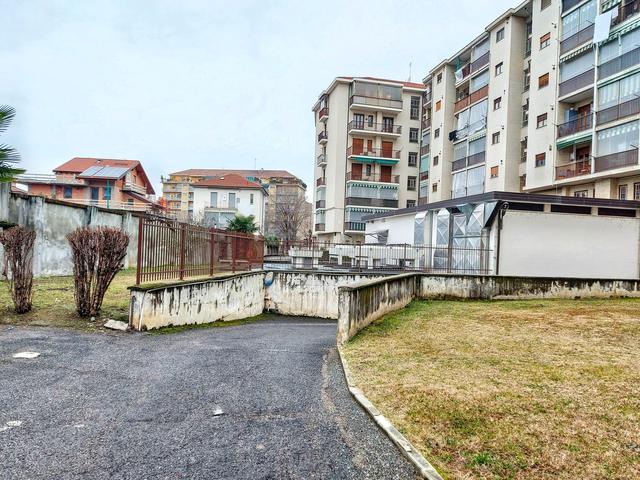 Magazzini in vendita