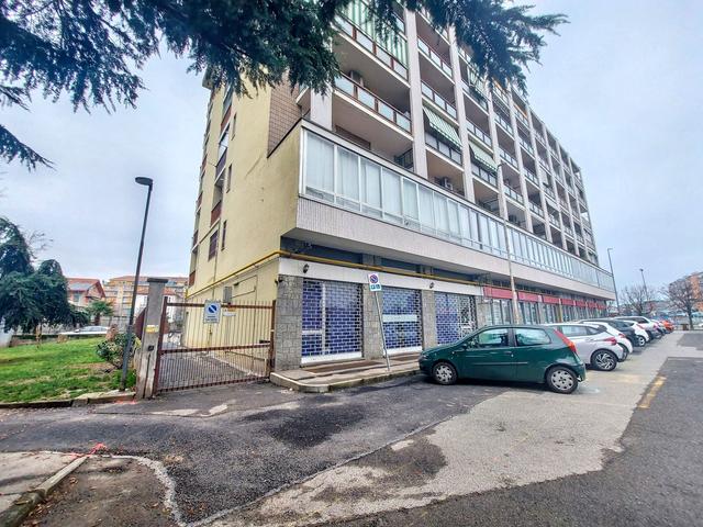 Magazzini in vendita