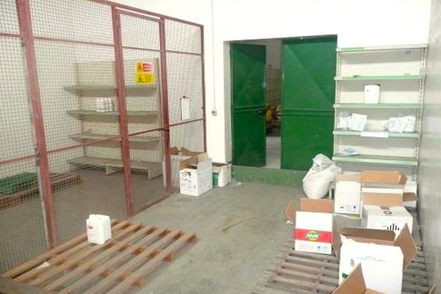 Magazzini in vendita