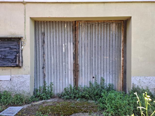 Garage in vendita
