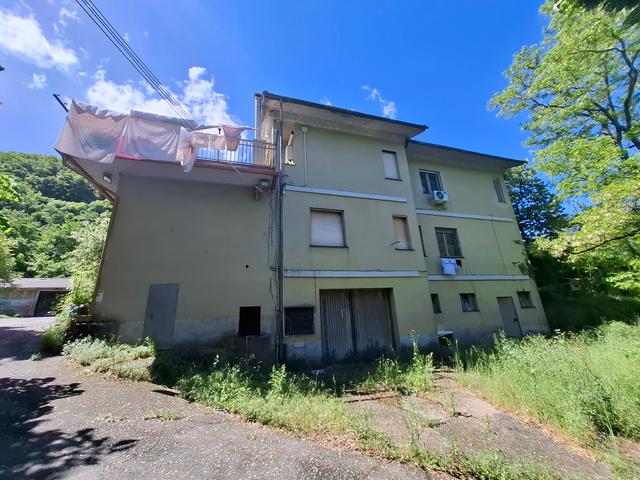 Garage in vendita