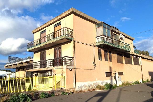 #23288 Capannone commerciale con area edificabile in vendita - foto 18