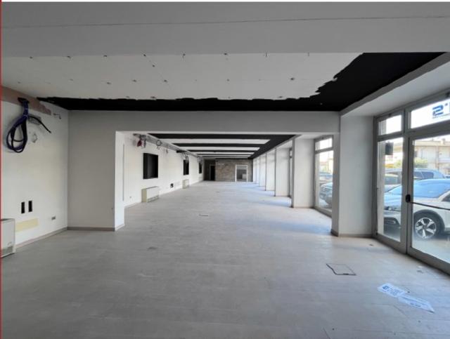 #2639200 Ampio negozio in zona residenziale in vendita - foto 5