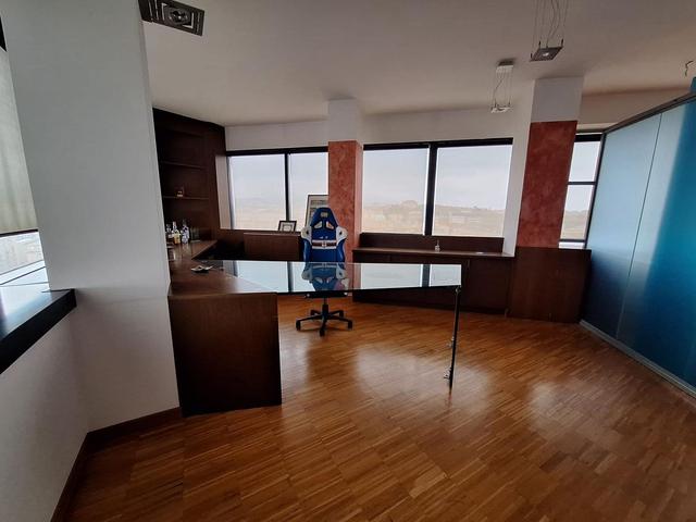 Edifici direzionali in vendita