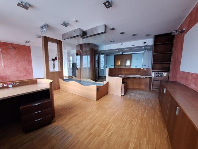 Edifici direzionali in vendita