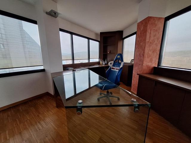 Edifici direzionali in vendita