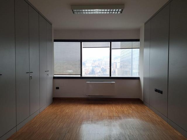 Edifici direzionali in vendita