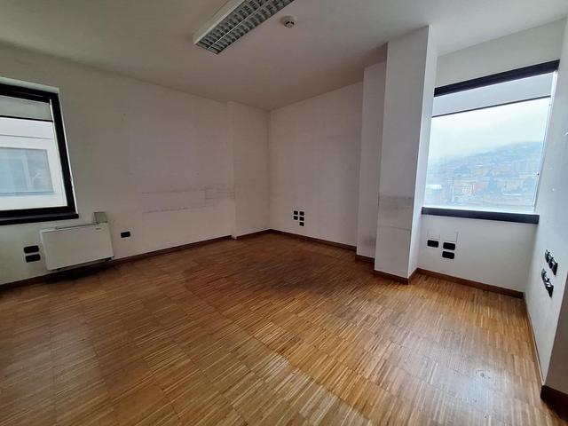 Edifici direzionali in vendita