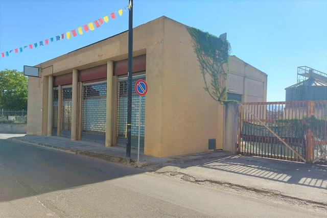 #21453 Complesso artigianale con cortile e pertinenze in vendita - foto 13