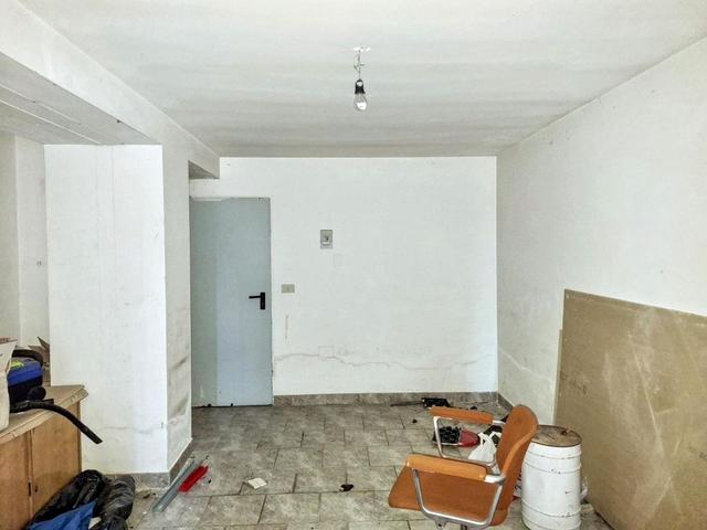 Garage in vendita