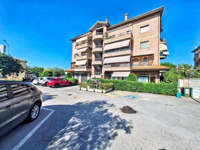 Garage in vendita