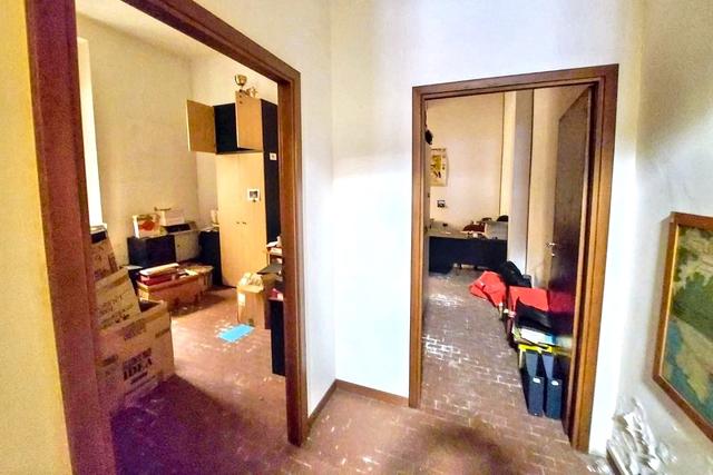 #25689 Ufficio piano terra in palazzina centrale in vendita - foto 13